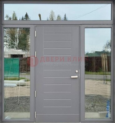 Серая стальная дверь с панелью МДФ и стеклянными фрамугами ДФГ-28 в Мурино