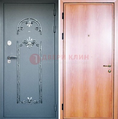 Железная дверь с ковкой ламинат внутри ДК-11 в квартиру в Мурино