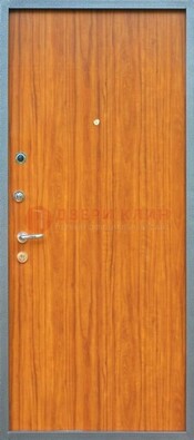 Коричневая металлическая дверь с ламинатом ДЛ-12 в Мурино