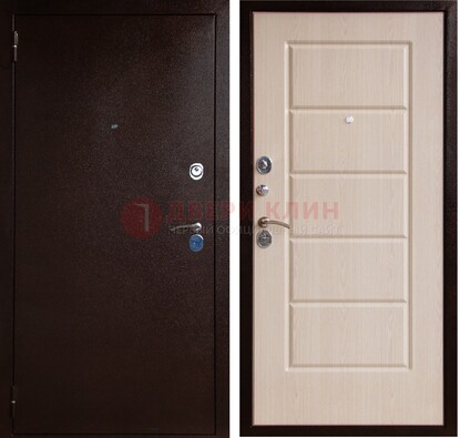 Коричневая металлическая дверь с порошковым окрасом ДП-92 в Мурино