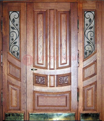 Парадная дверь со стеклом и ковкой ДПР-35 для загородного дома в Мурино