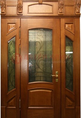 Парадная дверь со стеклянными вставками и ковкой ДПР-36 для дома в Мурино