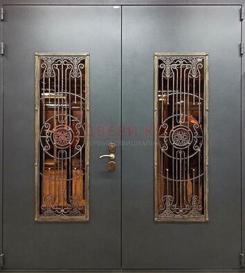 Входная металлическая парадная дверь со стеклом и ковкой ДПР-81 в Мурино