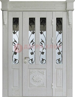 Входная парадная дверь со стеклом и ковкой в белом цвете ДПР-93 в Мурино