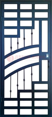 Современная металлическая решетчатая дверь ДР-38 в Мурино