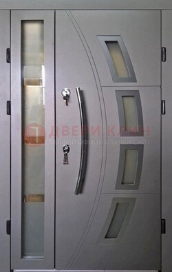 Серая железная дверь для дома со стеклом ДС-17 в Мурино