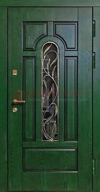 Зеленая железная дверь со стеклом и ковкой ДСК-111 в Мурино