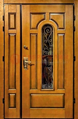 Распашная металлическая дверь со стеклом и ковкой для дома ДСК-152 в Омске