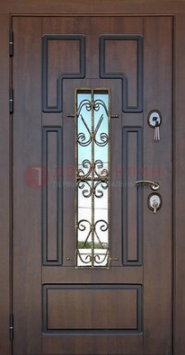 Уличная дверь со стеклом и ковкой в коричневом цвете ДСК-181 в Мурино