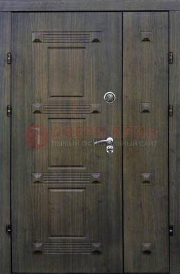 Железная двухстворчатая филенчатая дверь с виноритом ДВТ-143 в Мурино