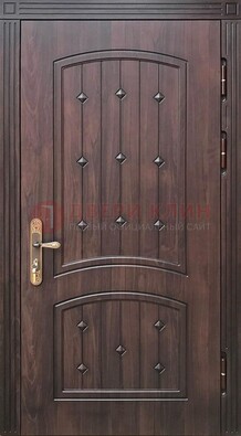 Коричневая уличная дверь с виноритом для дома ДВТ-235 в Мурино