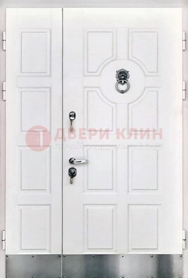 Белая входная дверь с виноритом ДВТ-246 в Мурино