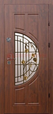 Стальная коричневая дверь с виноритом и ковкой ДВТ-82 в Мурино